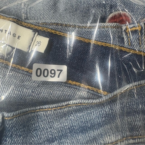 MM Vintage Embroidered Butterfly Floral Jeans Size 26 Boho Denim - Picture 15 of 16